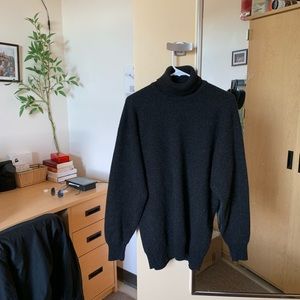 *RELISTED* Gucci turtleneck sweater 100% cashmere